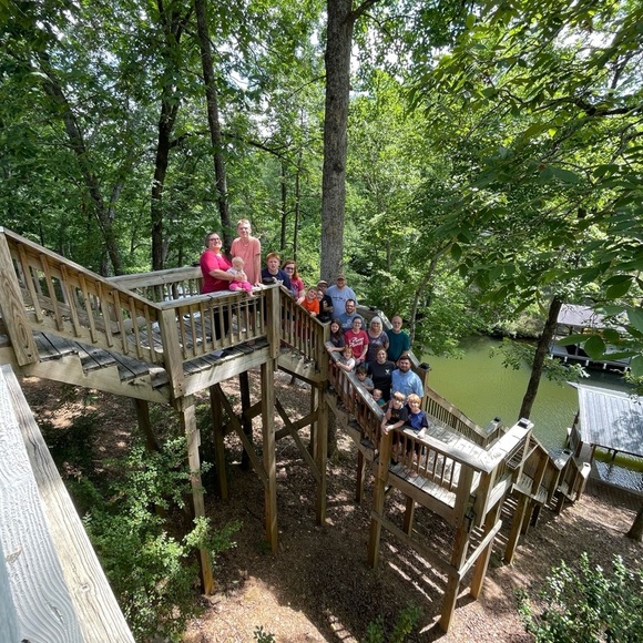 Meet your Posher, Rebecca - Picture 2 of 4